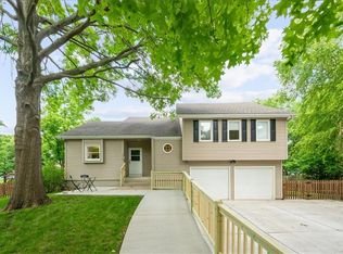 14801 S Arapaho Dr, Olathe, KS 66062