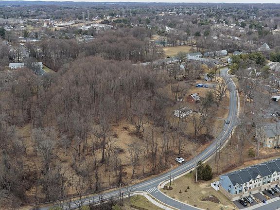 5th image of 9415 Stewartown Rd