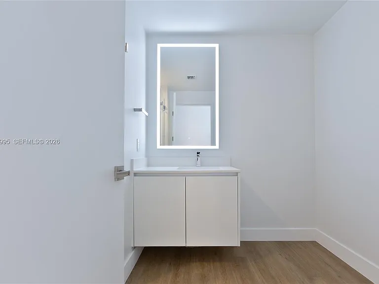 700 NE 24th St #5402 — Photo 36