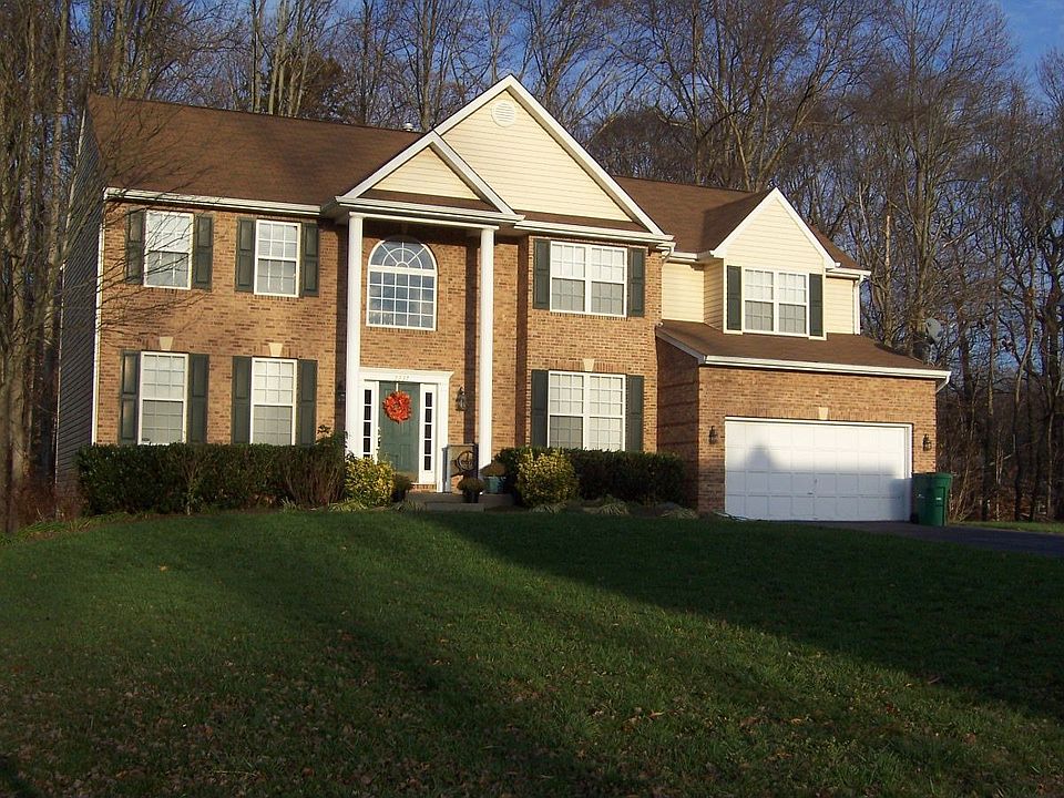 3 Level Home Must See