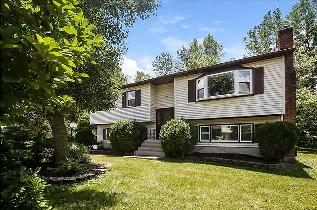 1st image of 6 Phillips Ln