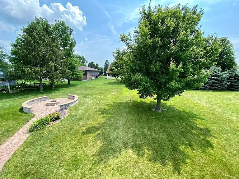 704 S Lawrence Way — Photo 5