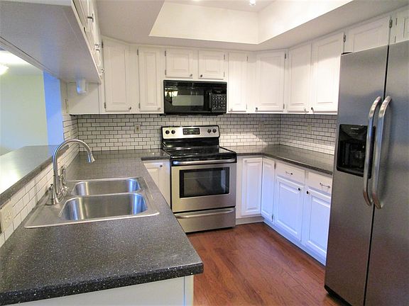 4th image of 8381 Orchard Knoll Ln