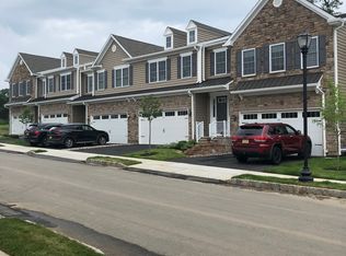 16 Wilson Dr #89, Morristown, NJ 07960