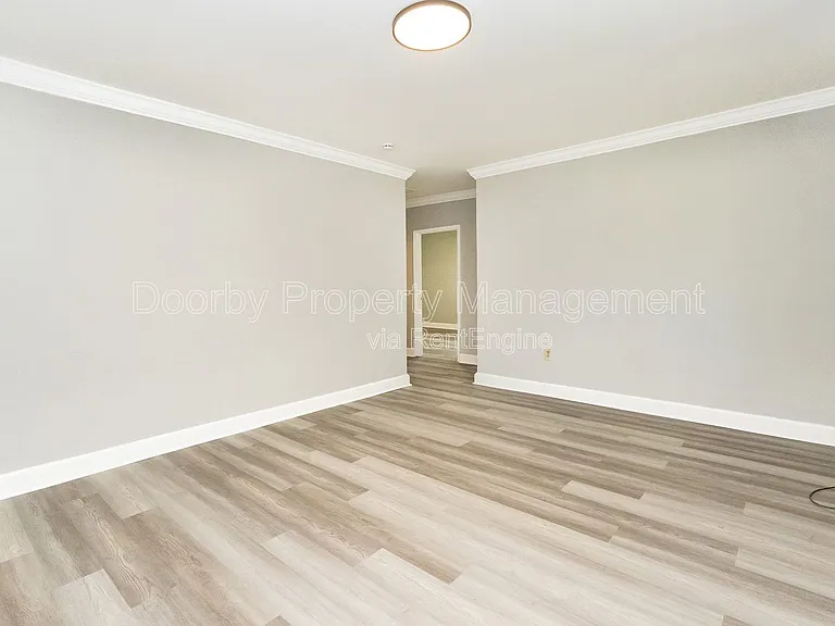 1301 N Orchard Knob Ave — Photo 3