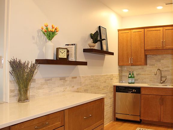 5th image of 10 Braemoor Woods Road #308