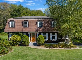 217 Shore Rd, Waterford, CT 06385