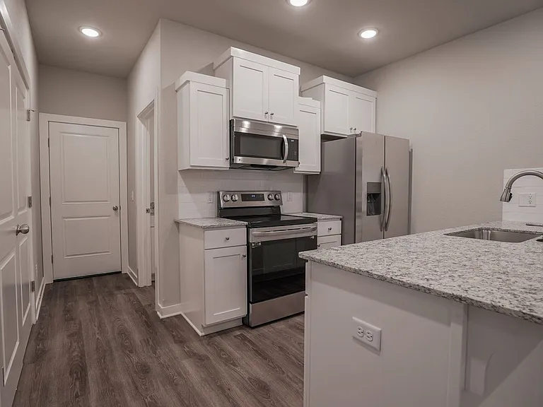 608 N Salem Rd — Photo 5