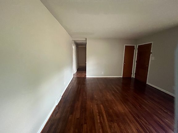 2nd image of 1400 Old Hickory Dr