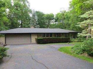 14500 W Woodland Dr, New Berlin, WI 53151