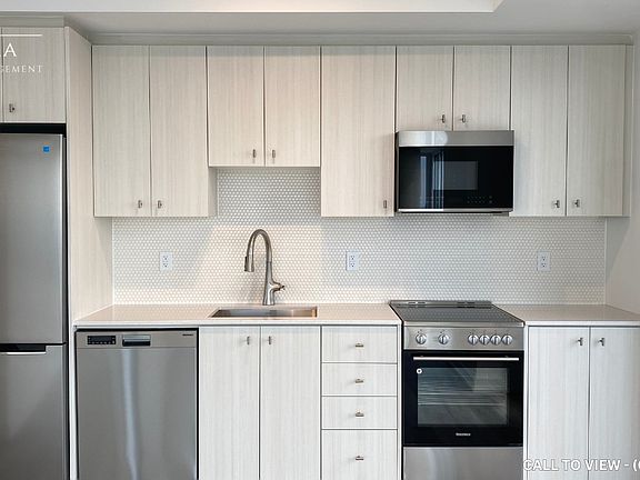 4th image of 15 Wellington St S #2712