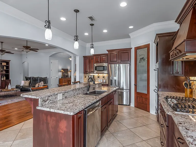 205 Beau Sejour Dr — Photo 11