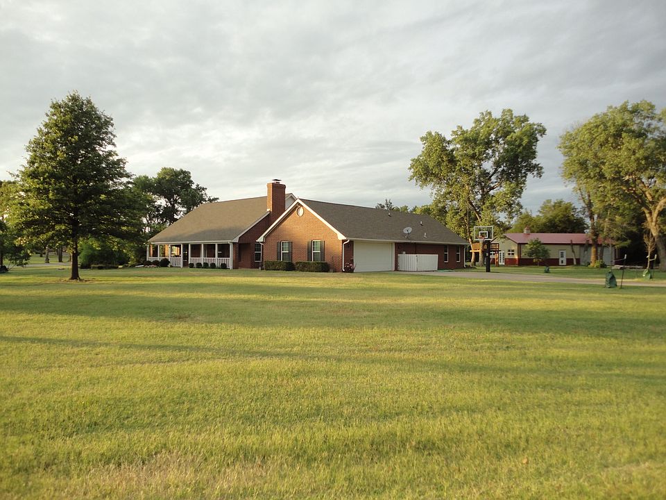 1st image of 718 Cottonwood Ln