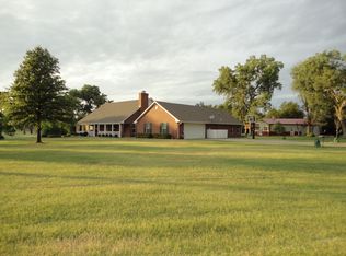 718 Cottonwood Ln, Enid, OK 73701