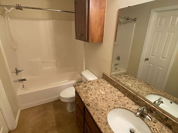 3rd image of 2428 N Ellis Dr #100-300