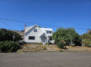 1002 3rd St, La Grande, OR 97850