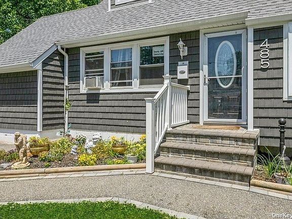 3rd image of 485 Saint Johns St