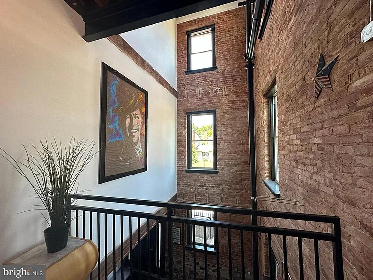 820 W Market St #2B — Photo 16