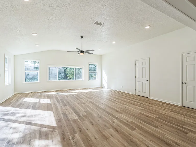 6432 Otelia Cir — Photo 15