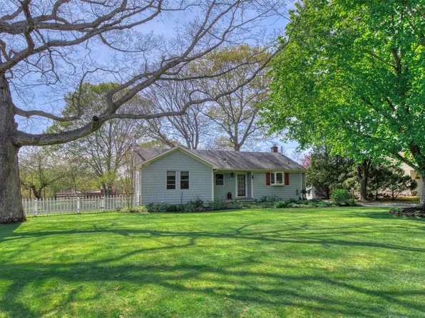 121 Fresh Pond Avenue, Calverton, NY 11933