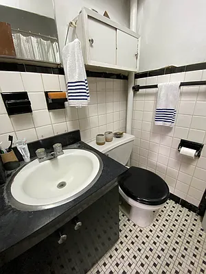 Rented by Roz Khan, LREB | media 7