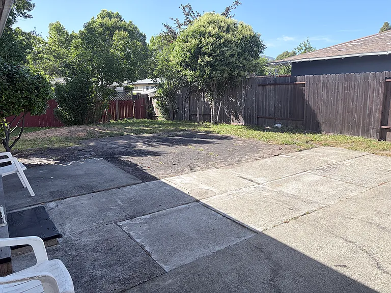 769 Plaza Linda — Photo 10