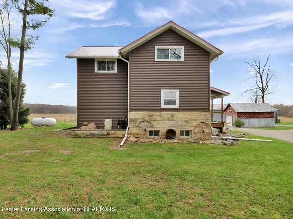 5893 S Pease Rd, Bellevue, MI 49021