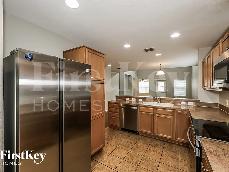 4500 Chris Dr — Photo 8