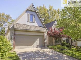 8810 W 142nd Ct, Overland Park, KS 66221