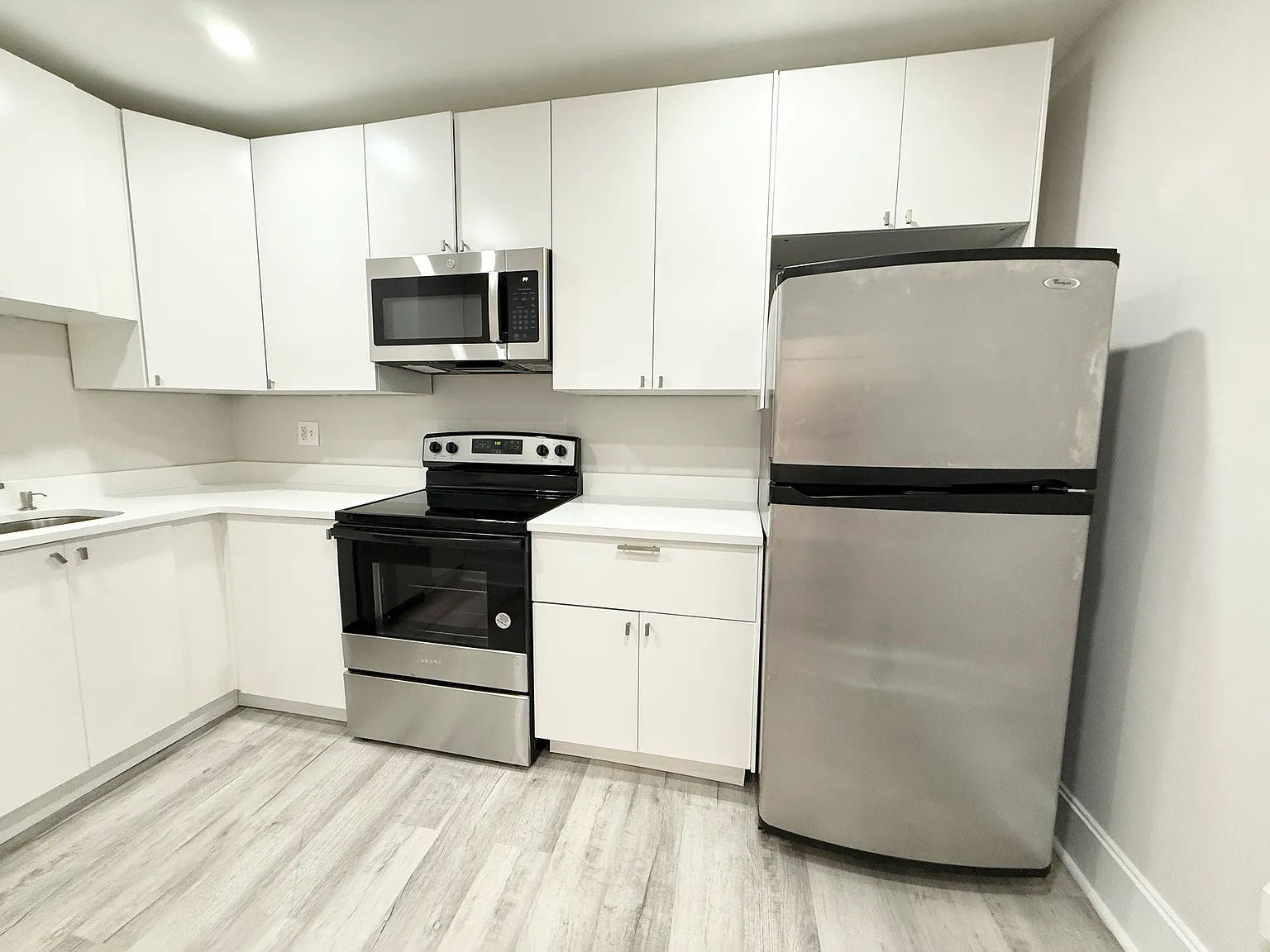 3 bed, 1200 sqft, $4,300 — Photo 1