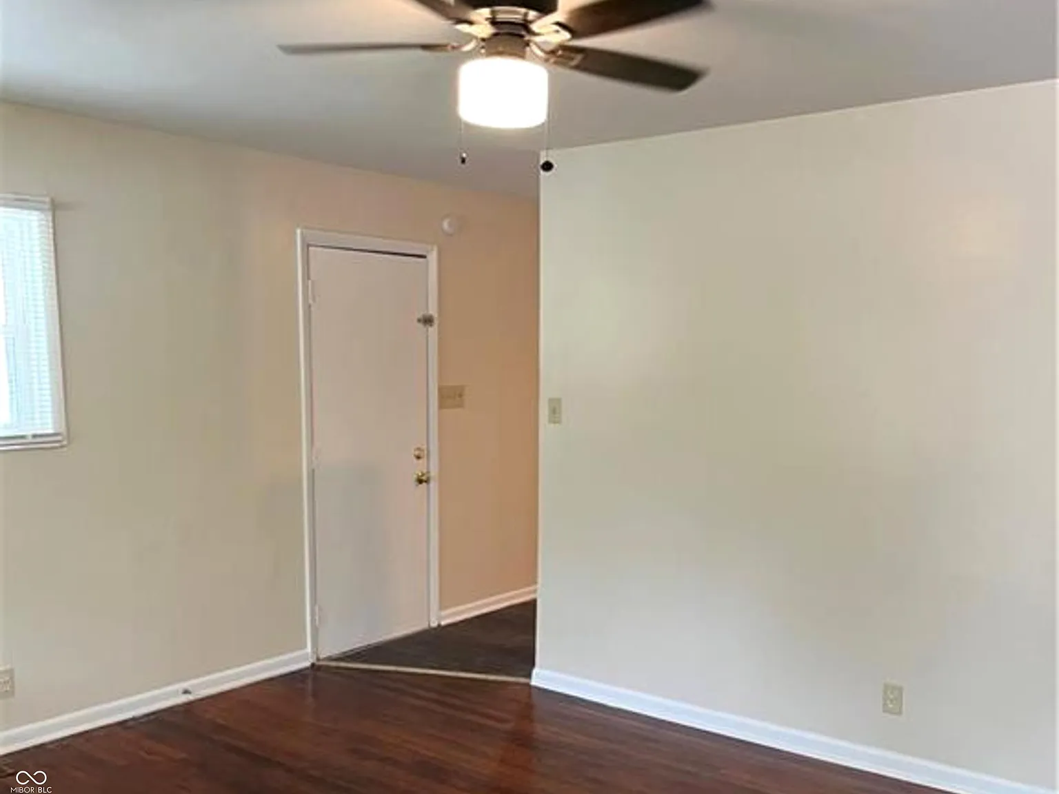 2 bed, 1.0 bath, 864 sqft, $995 — Photo 4