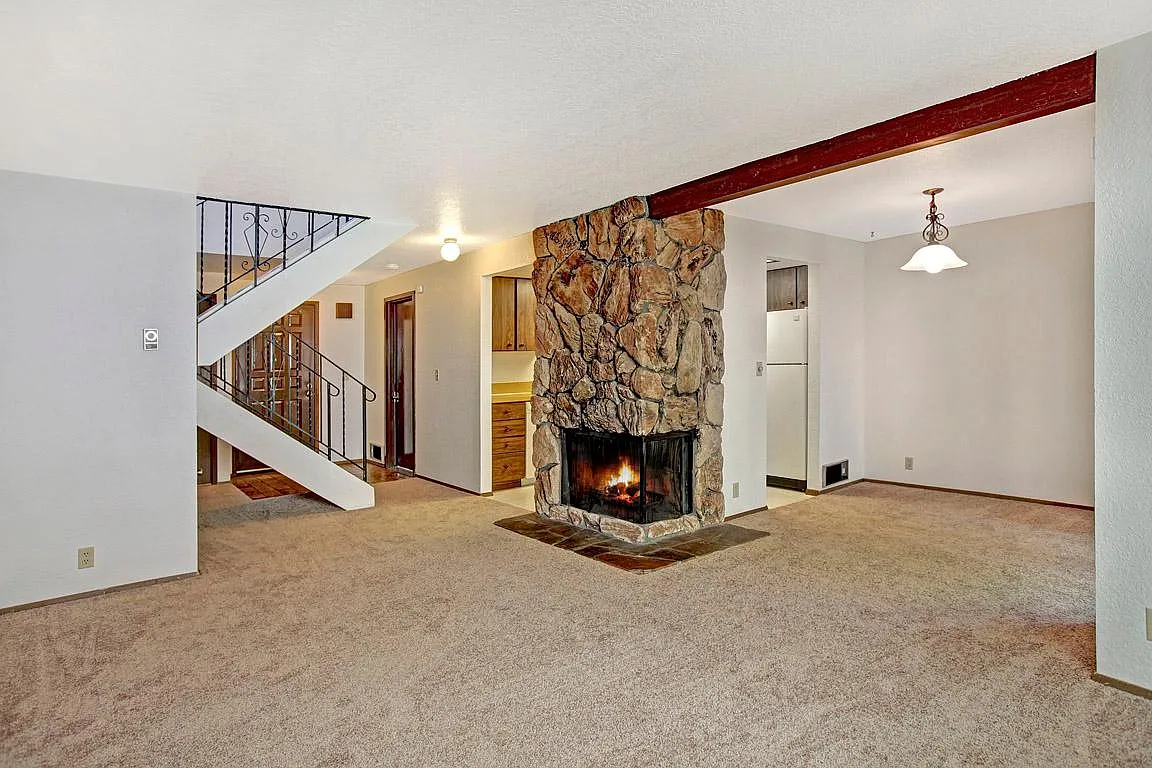 2 bed, 1.5 bath, 1200 sqft, $2,695 — Photo 2