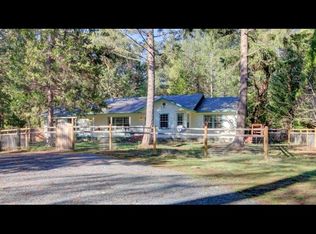 2201 Azalea Dr, Grants Pass, OR 97526