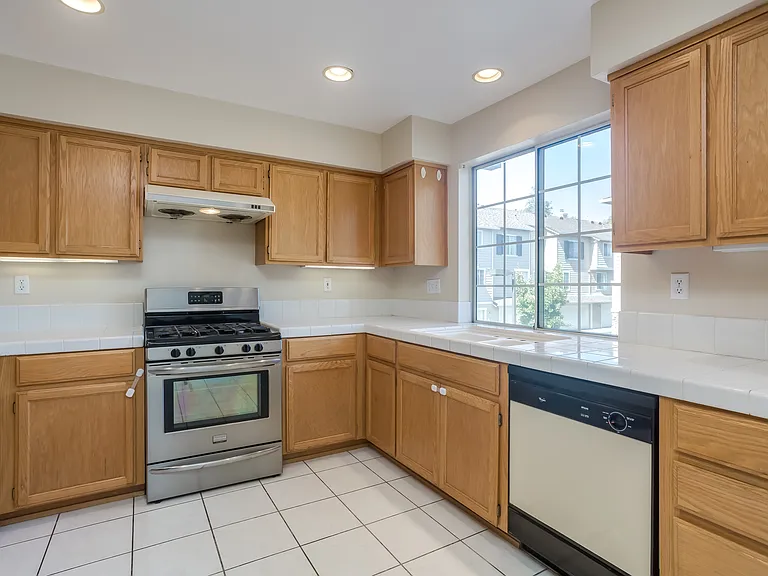 1831 Sterling Lndg — Photo 14