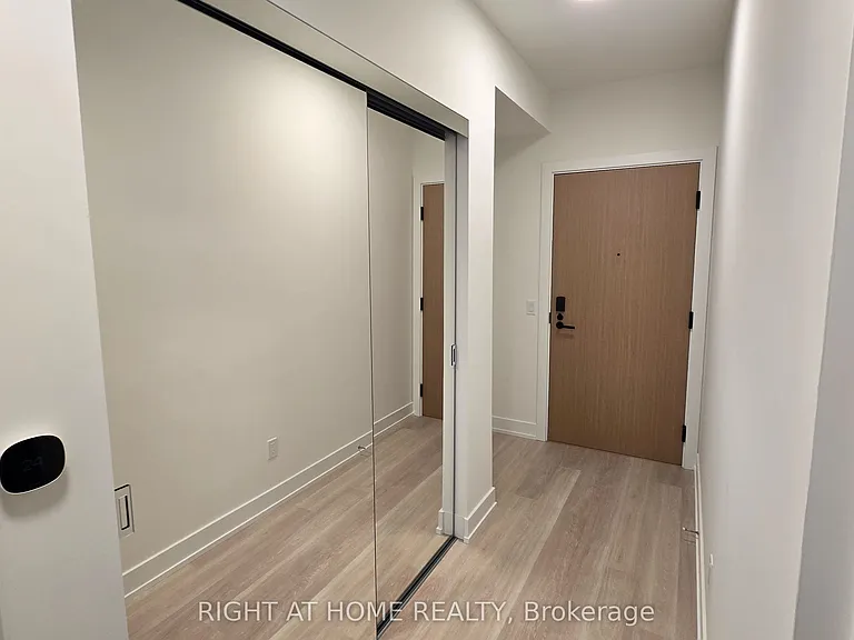 60 Central Park Dr #1707 — Photo 21
