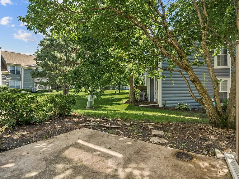 804 Spring Creek Ct — Photo 24