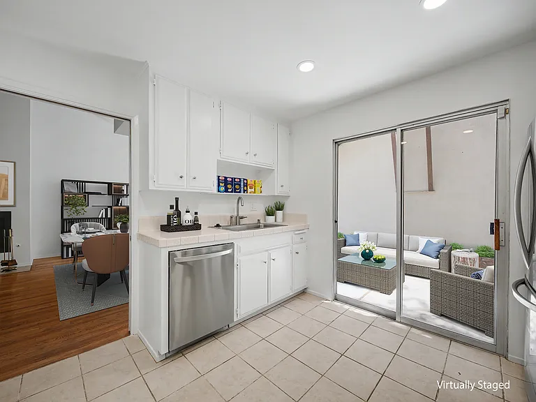 10424 Oletha Ln — Photo 29