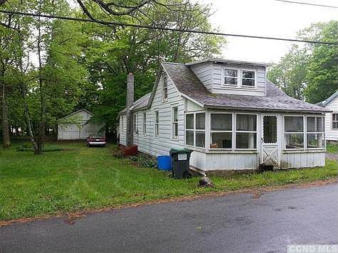 1st image of 54 Pine Ave