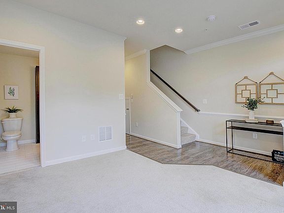 3rd image of 344 White Oak Way