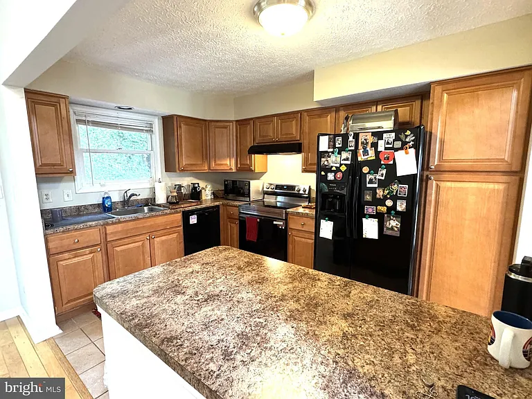13 McNeil Ct — Photo 6