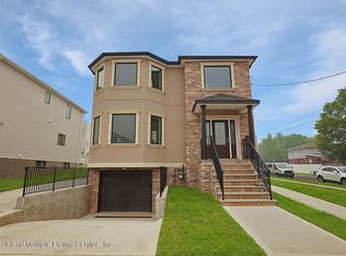 66 Center St, Staten Island, NY 10306