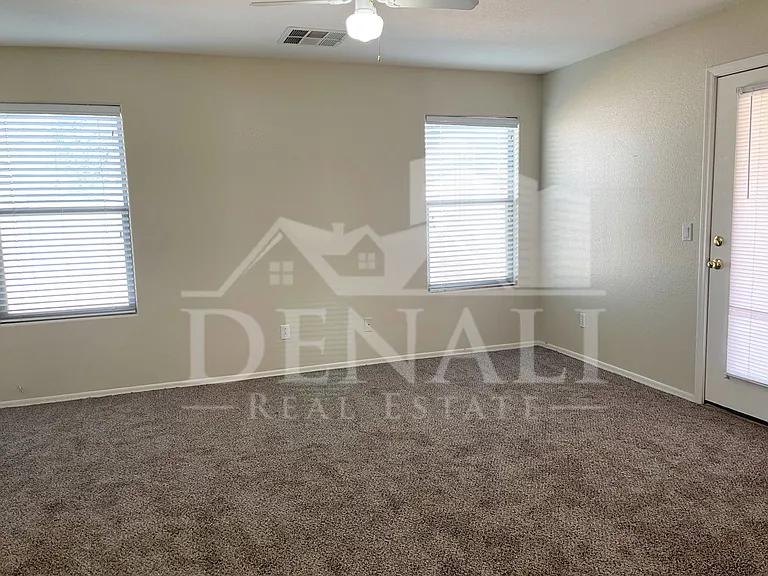 7220 S 55th Dr — Photo 11