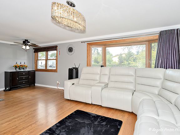 5th image of 913 Oakwood Dr