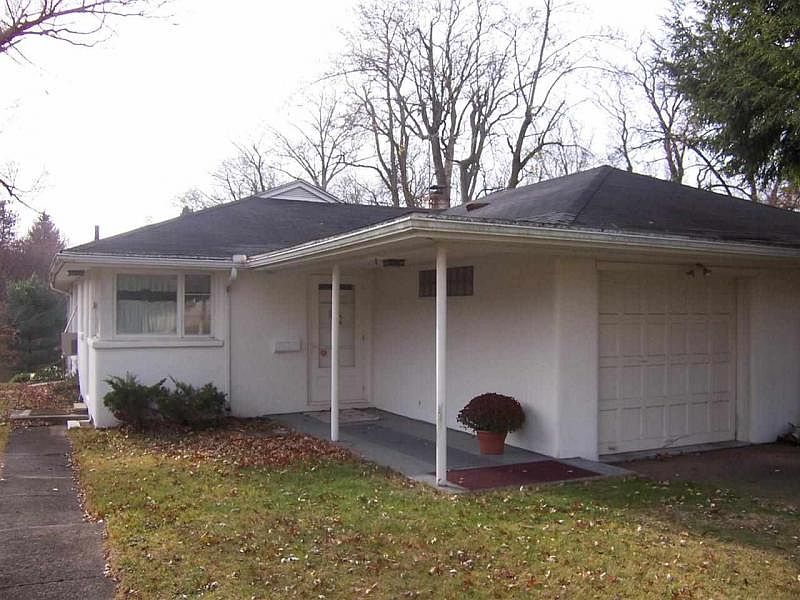 1st image of 19562 Cowles Ave