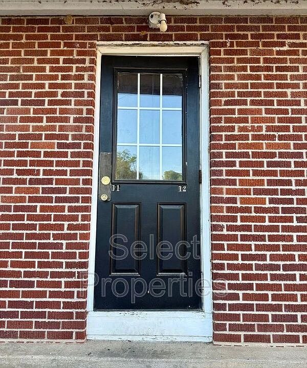1st image of 608 E Cherry Ave #12