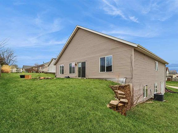 3rd image of 436 Maddie Ln