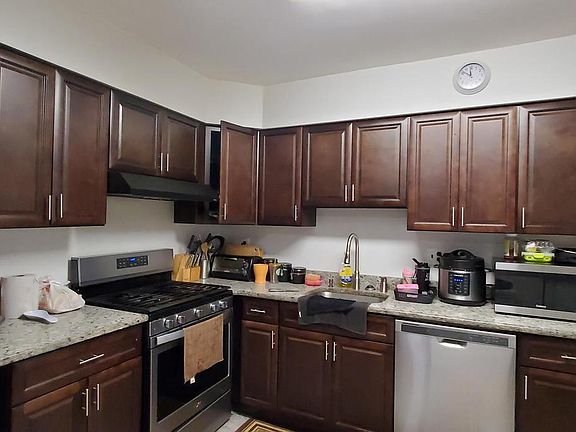 4th image of 7514 Roosevelt Blvd
