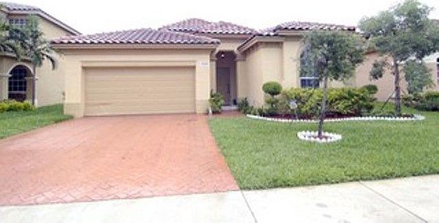 FABULOUS CURB APPEAL