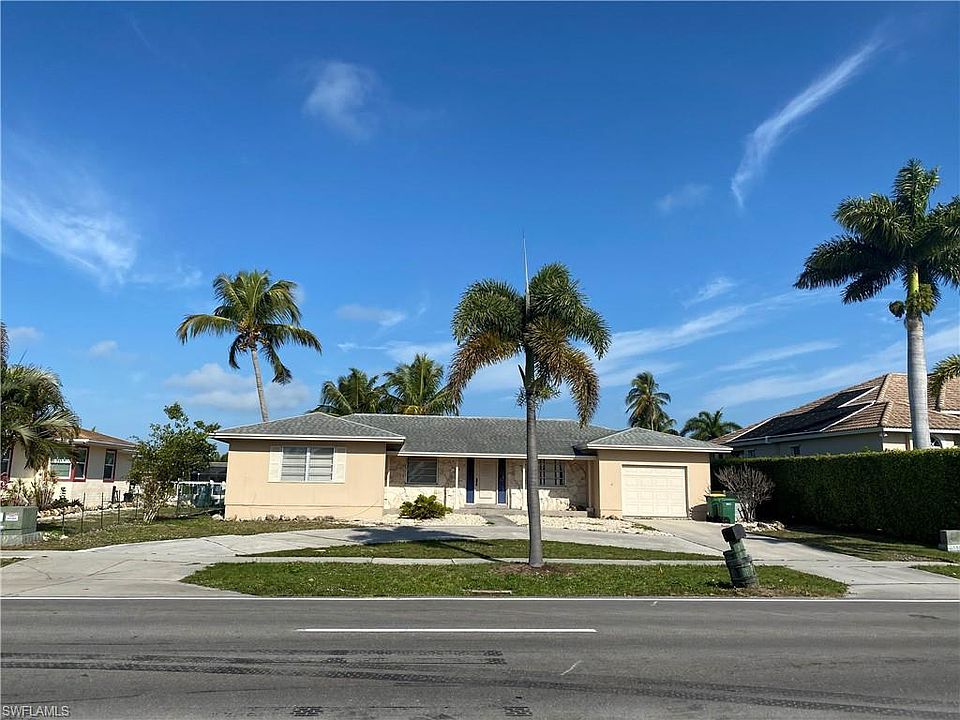 2nd image of 1276 N Collier Blvd