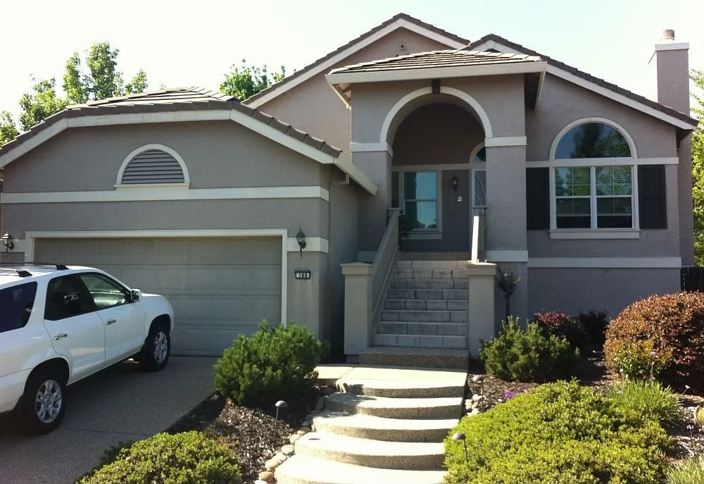 388 Seaton Dr photo 1
